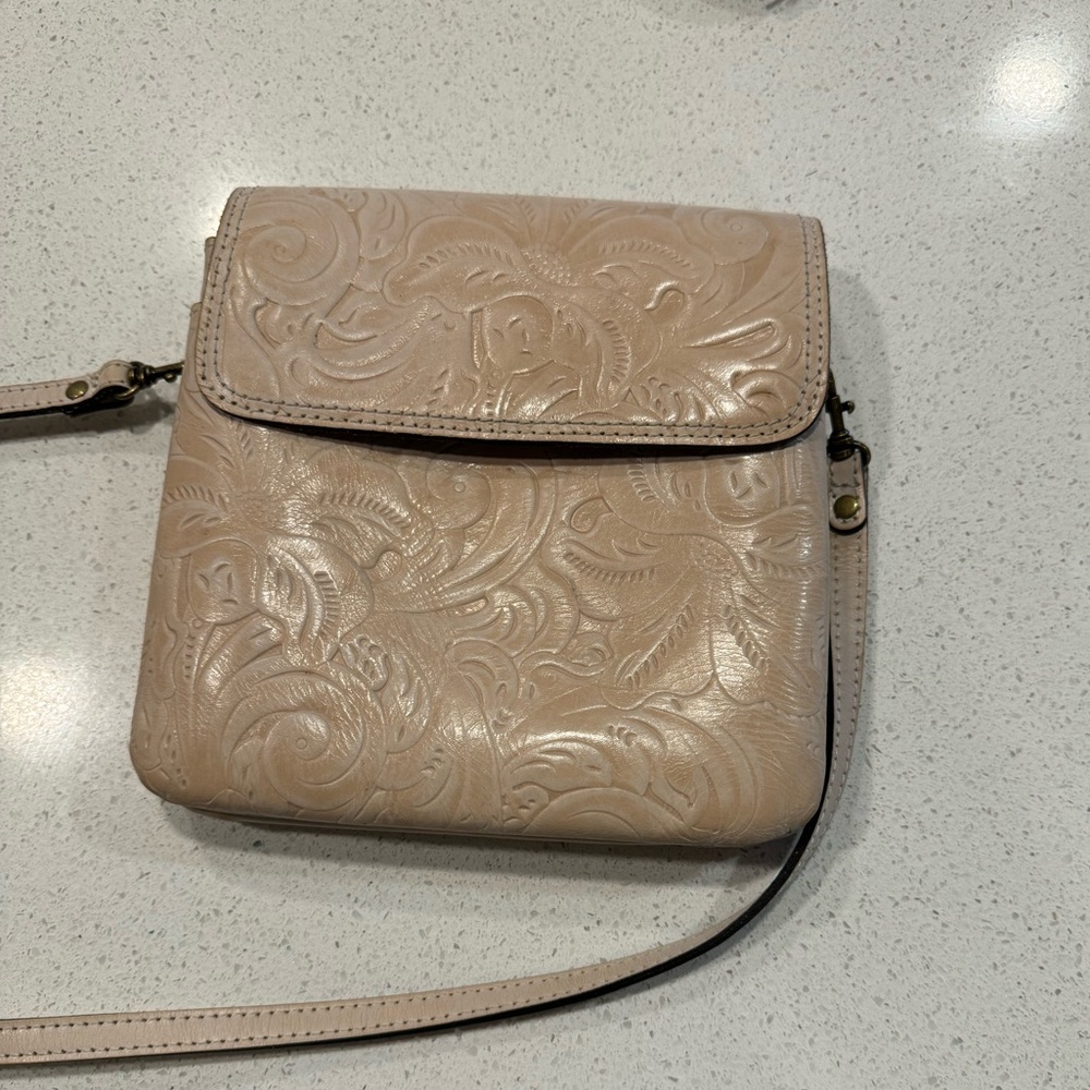 Patricia Nash Tooled crossbody bag